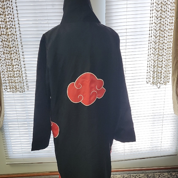 Black and Red Cloak with Cloud Design - Picture 3 of 4
